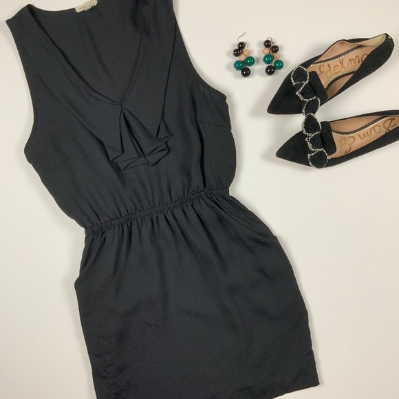 Anthropologie Dresses & Skirts - Anthro Silence + Noise Ruffled Neckline dress